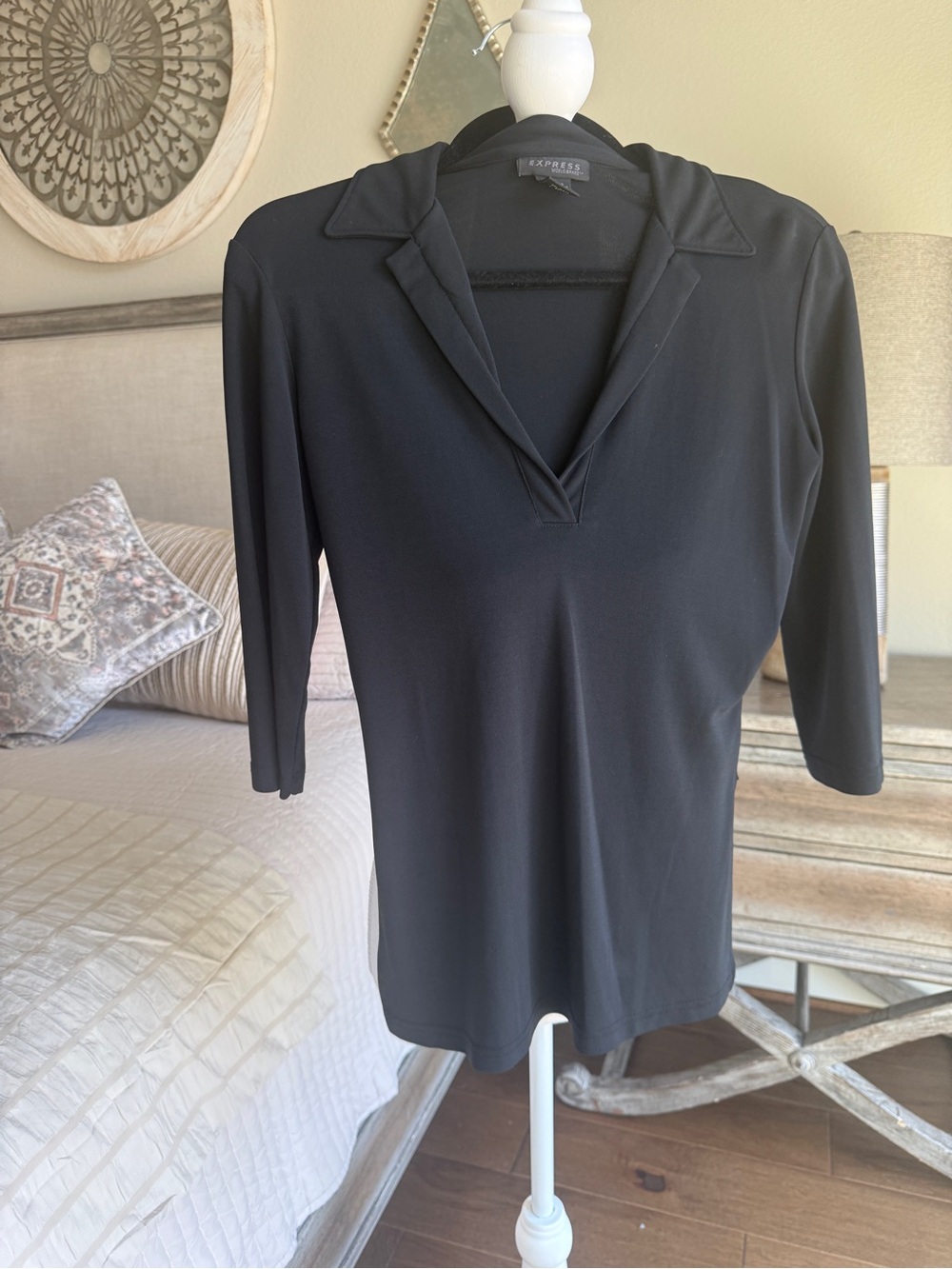 Express Black Collared Notch V-Neck 3/4 Sleeve Top